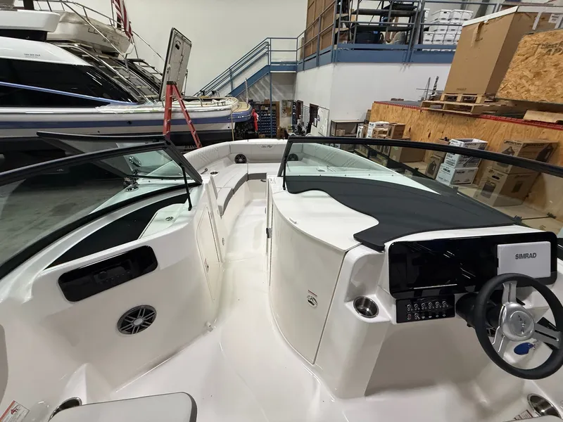 Slide: The Image of Sea Ray SDX 230 Outboard 2026 - 11