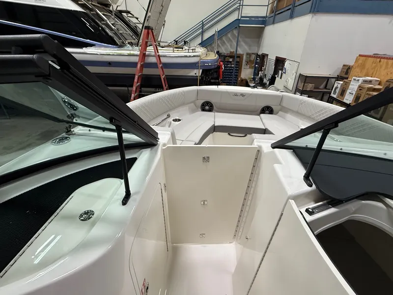 Slide: The Image of Sea Ray SDX 230 Outboard 2026 - 15