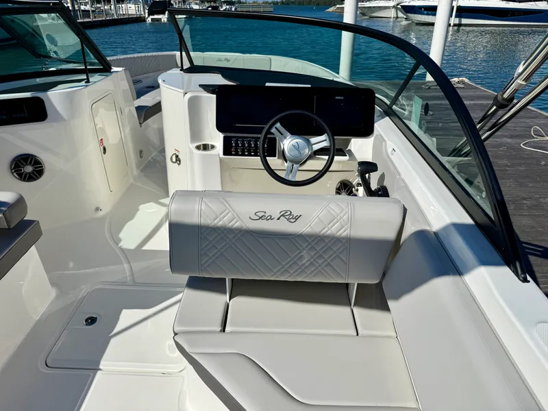 Slide: The Image of Sea Ray SDX 230 Outboard 2026 - 15