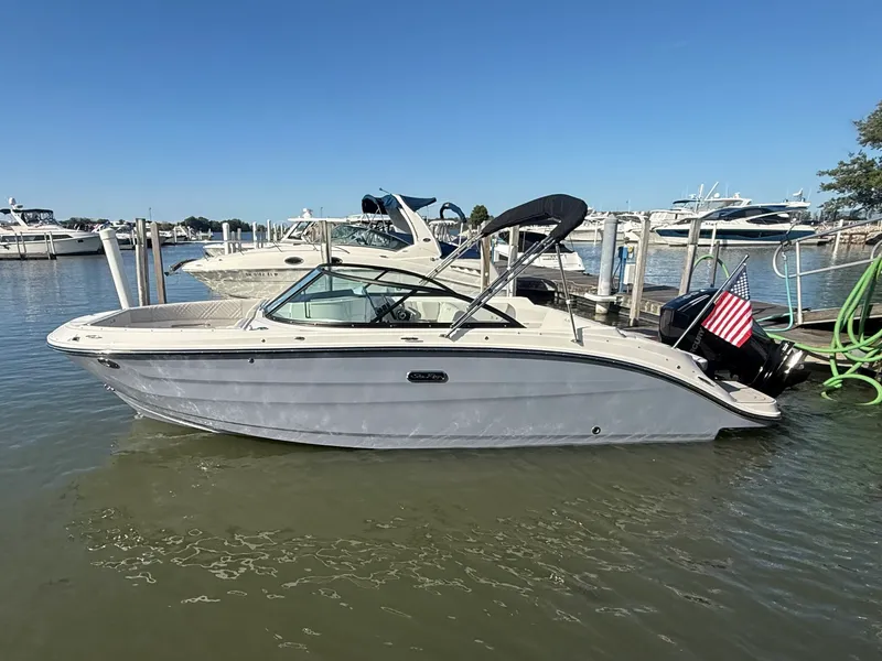 Slide: The Image of Sea Ray SDX 230 Outboard 2026 - 21
