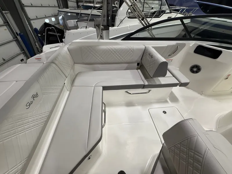 Slide: The Image of Sea Ray SDX 230 Outboard 2026 - 4