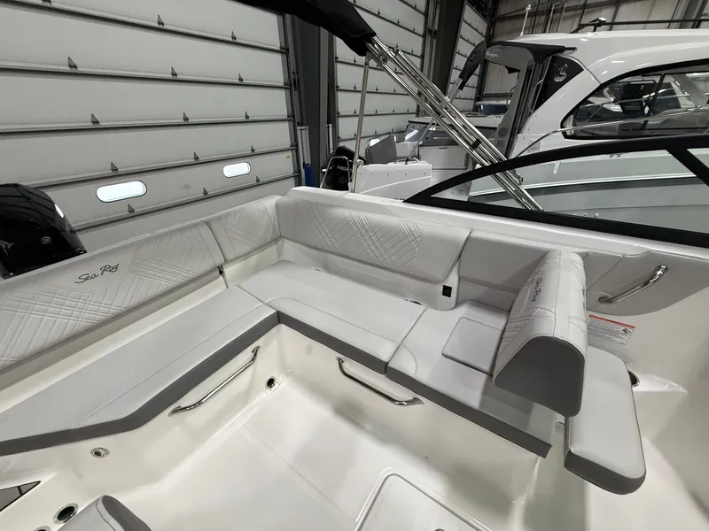 Slide: The Image of Sea Ray SDX 230 Outboard 2026 - 7