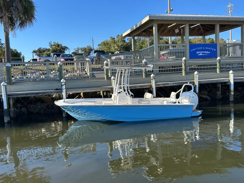Slide: The Image of Boston Whaler 190 Montauk 2026 - 1