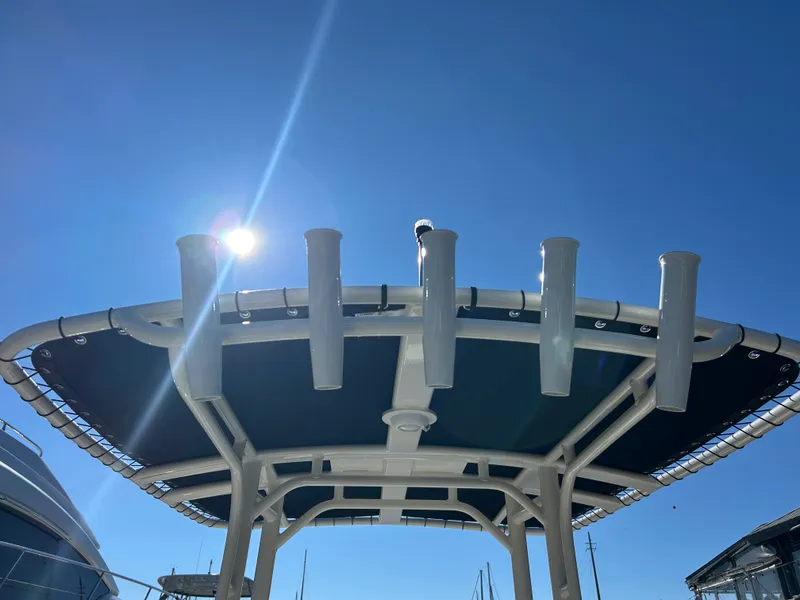 Slide: The Image of Boston Whaler 190 Montauk 2026 - 11