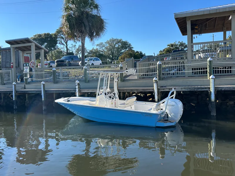 Slide: The Image of Boston Whaler 190 Montauk 2026 - 4