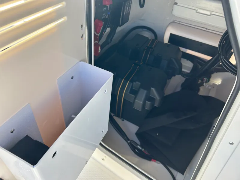 Slide: The Image of Boston Whaler 170 Montauk 2026 - 16