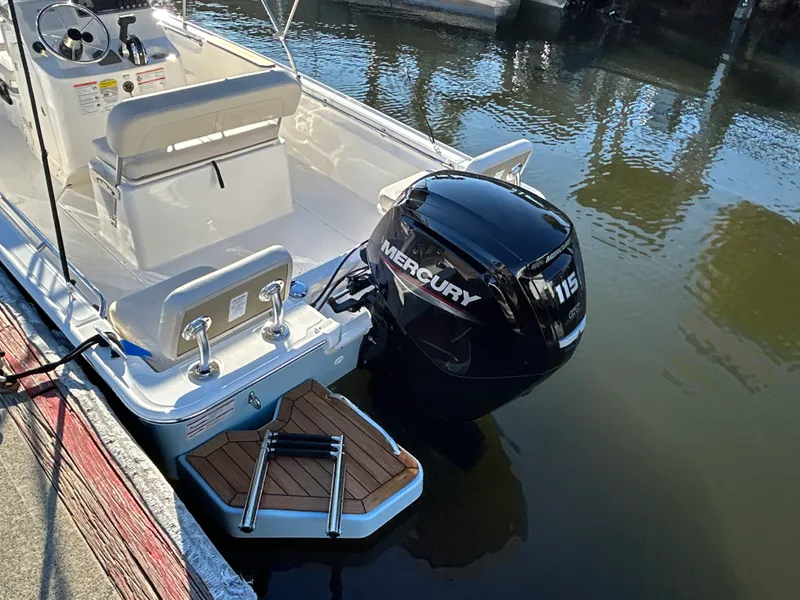 Slide: The Image of Boston Whaler 170 Montauk 2026 - 25
