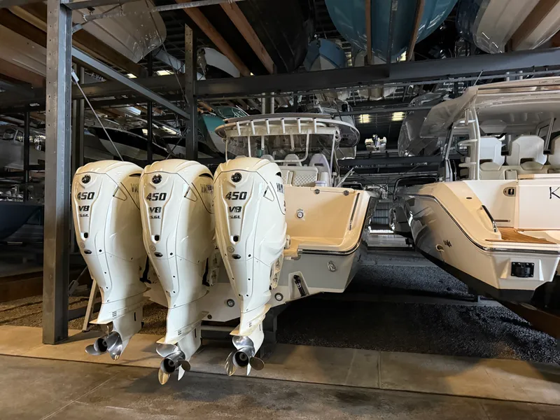 Slide: The Image of Grady-White 386 CANYON 2026 - 12