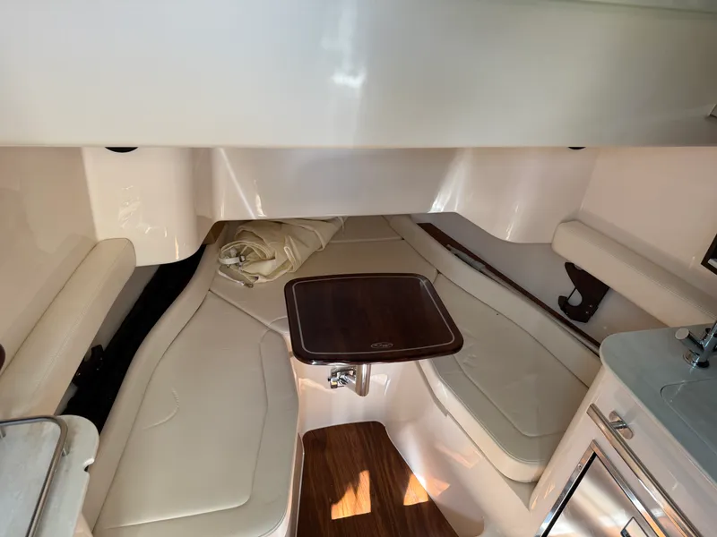 Slide: The Image of Grady-White 386 CANYON 2026 - 13