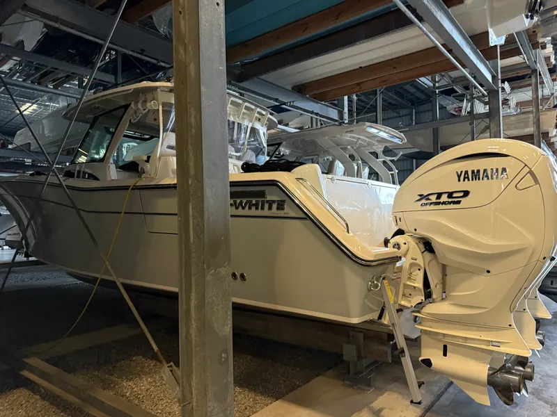 Slide: The Image of Grady-White 386 CANYON 2026 - 23