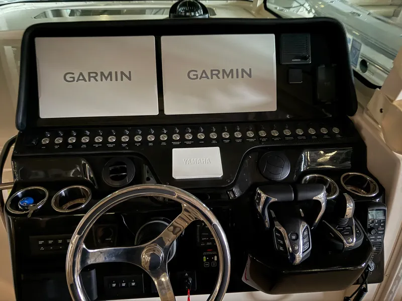 Slide: The Image of Grady-White 386 CANYON 2026 - 24