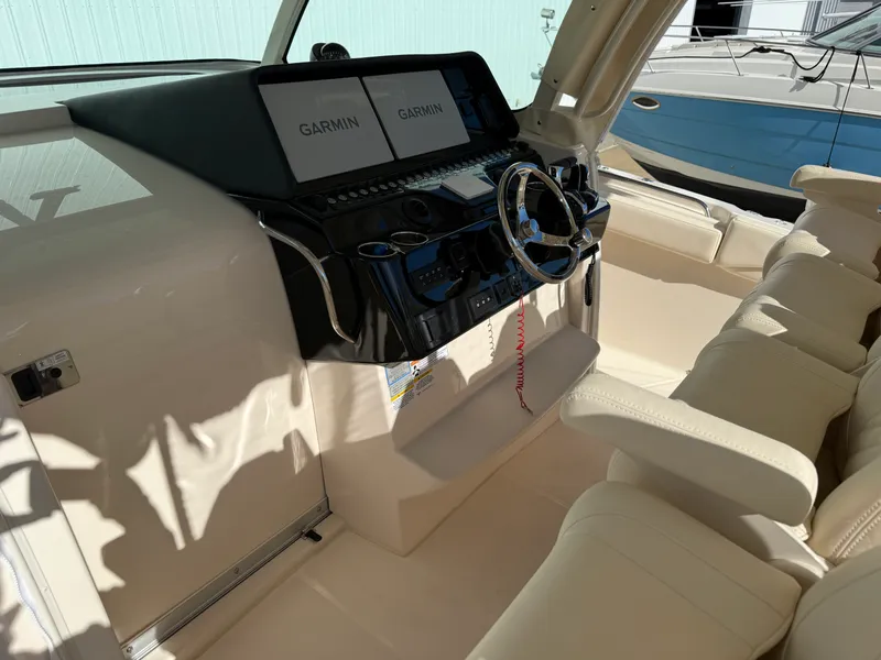 Slide: The Image of Grady-White 386 CANYON 2026 - 26