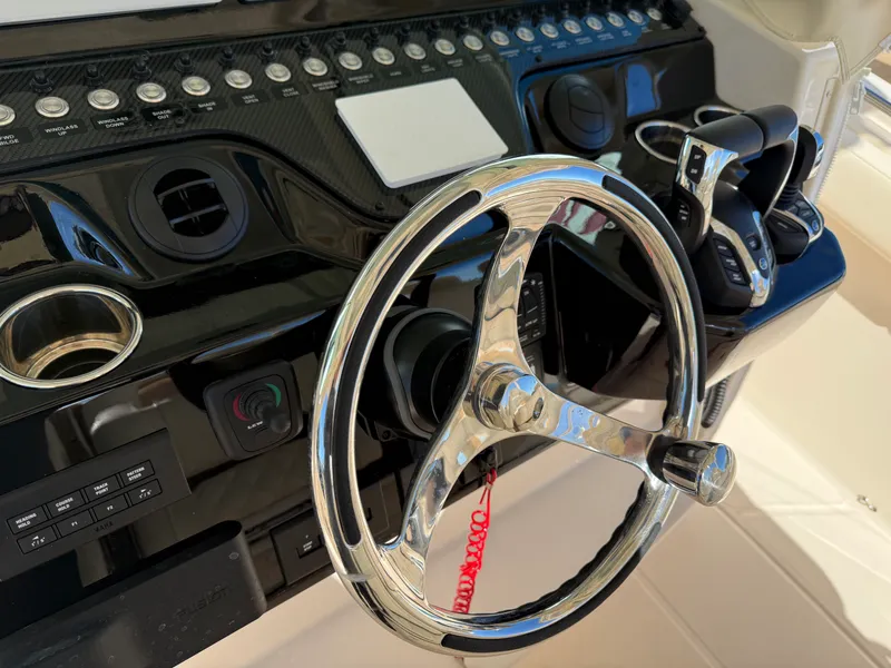 Slide: The Image of Grady-White 386 CANYON 2026 - 28