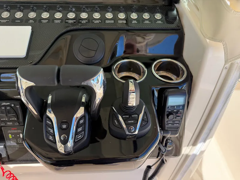 Slide: The Image of Grady-White 386 CANYON 2026 - 29