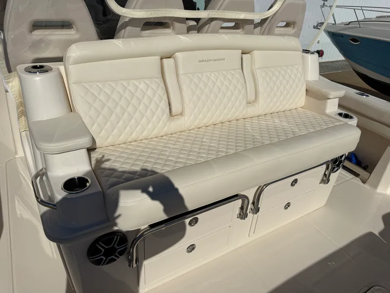 Slide: The Image of Grady-White 386 CANYON 2026 - 38