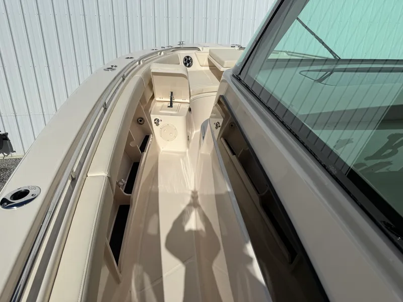 Slide: The Image of Grady-White 386 CANYON 2026 - 43