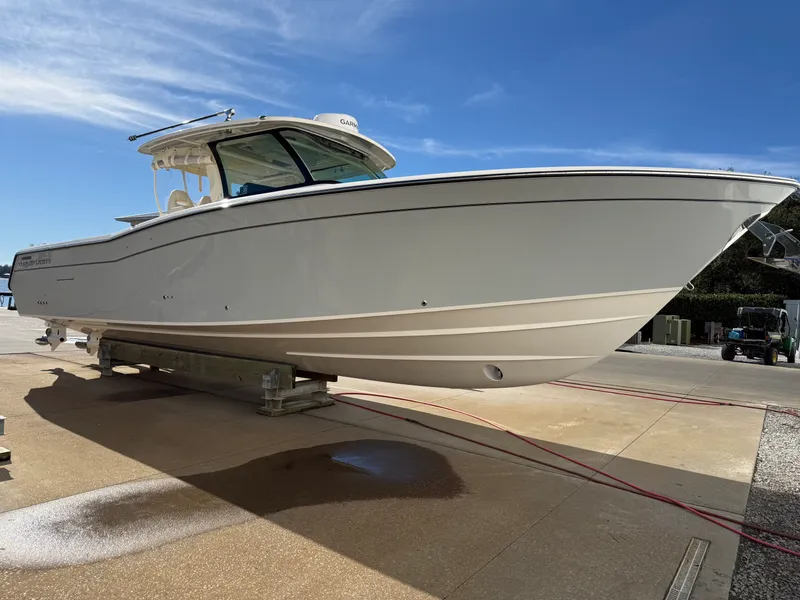 Slide: The Image of Grady-White 386 CANYON 2026 - 5