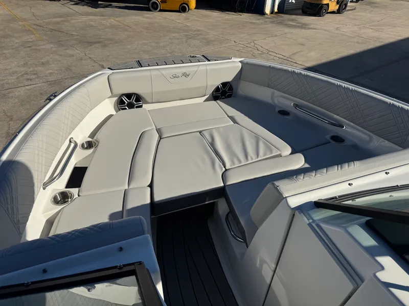 Slide: The Image of Sea Ray SDX 230 Outboard 2026 - 13