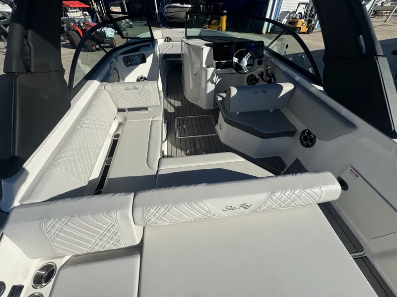 Slide: The Image of Sea Ray SDX 230 Outboard 2026 - 4