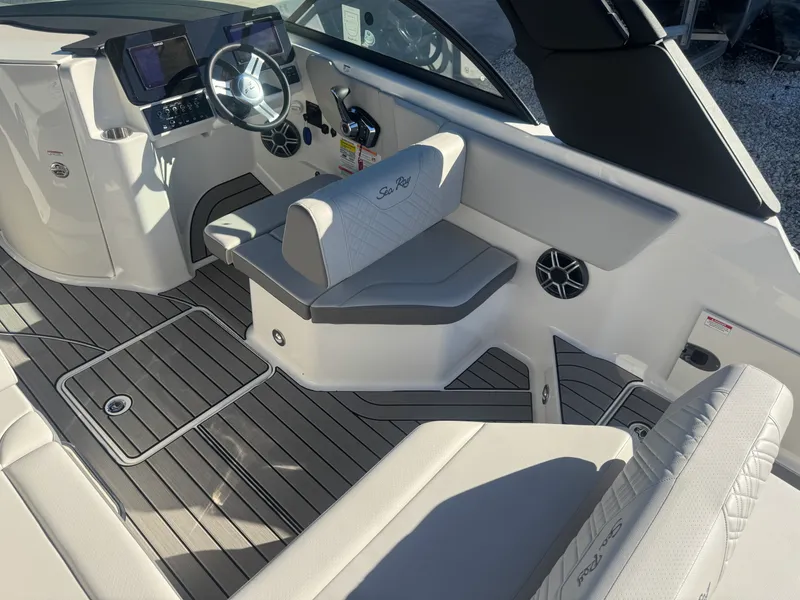 Slide: The Image of Sea Ray SDX 230 Outboard 2026 - 5