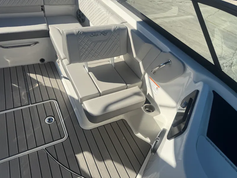 Slide: The Image of Sea Ray SDX 230 Outboard 2026 - 7