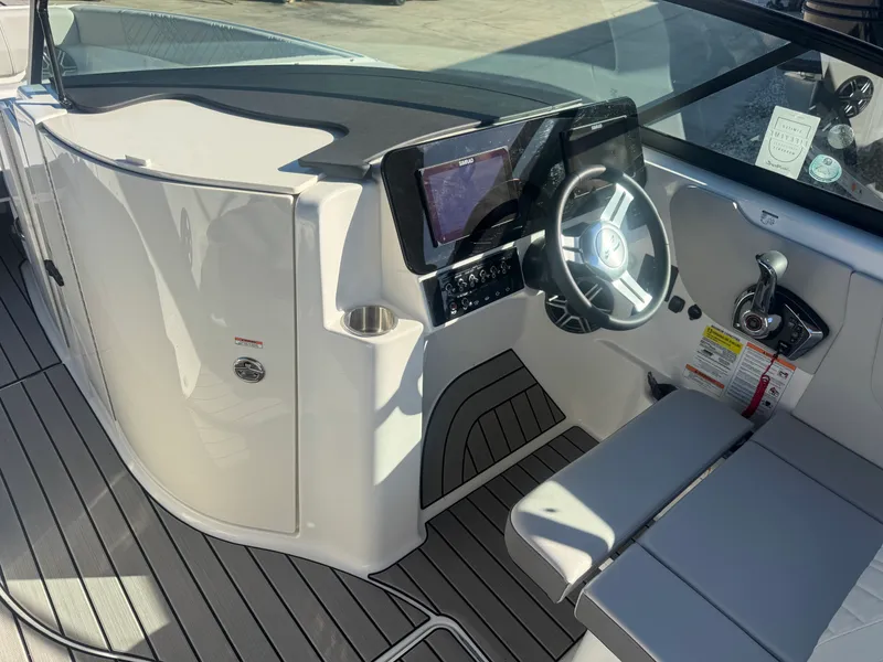 Slide: The Image of Sea Ray SDX 230 Outboard 2026 - 9