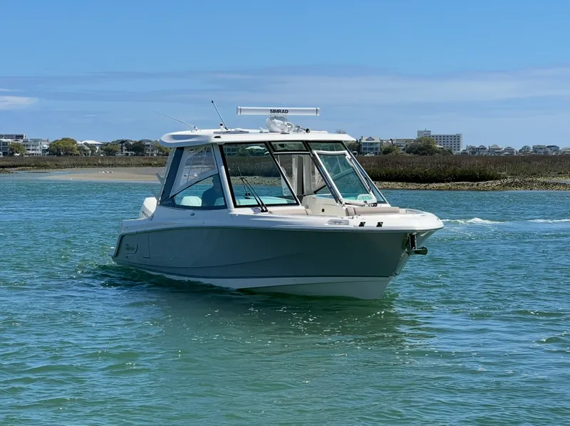 Slide: The Image of Boston Whaler 330 Vantage 2026 - 1