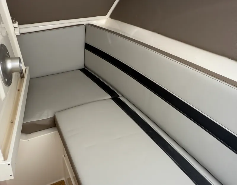Slide: The Image of Boston Whaler 330 Vantage 2026 - 25