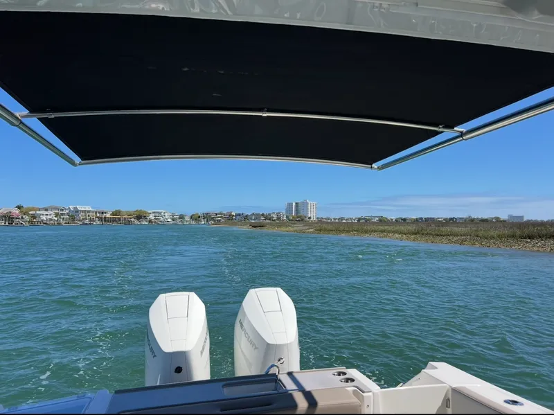 Slide: The Image of Boston Whaler 330 Vantage 2026 - 6