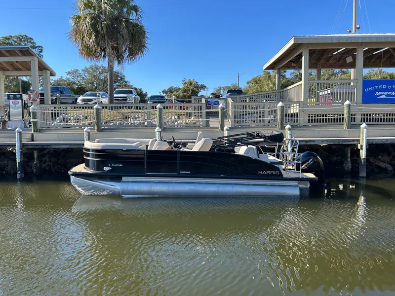 Slide: The Image of Harris Cruiser 210 2026 - 1