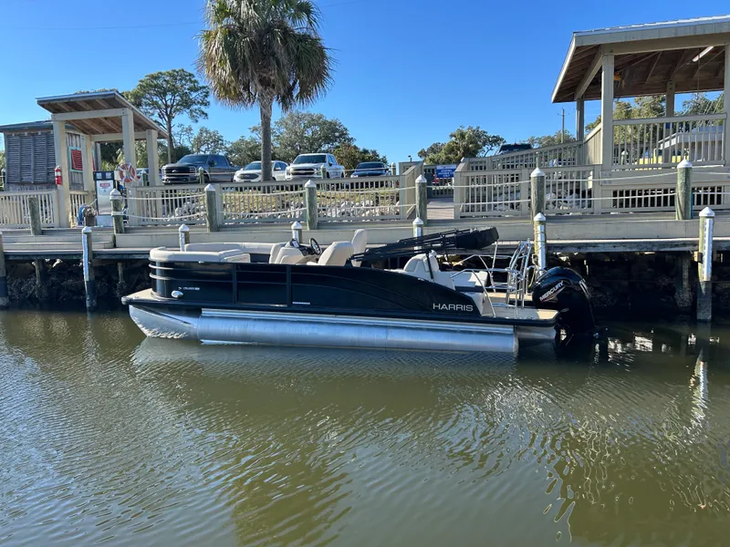 Slide: The Image of Harris Cruiser 210 2026 - 2