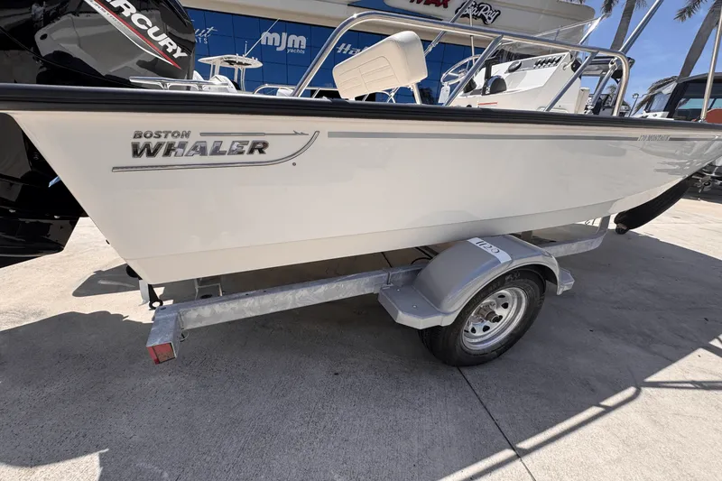 Slide: The Image of Boston Whaler 170 Montauk 2025 - 3