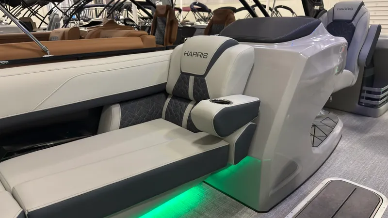 Slide: The Image of Harris 230 Grand Mariner 2026 - 10