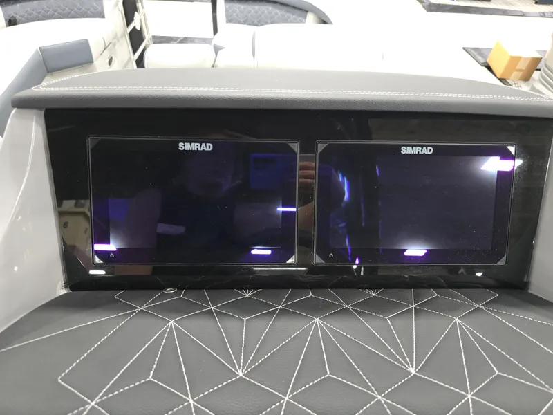 Slide: The Image of Harris Grand Mariner 230 2026 - 17