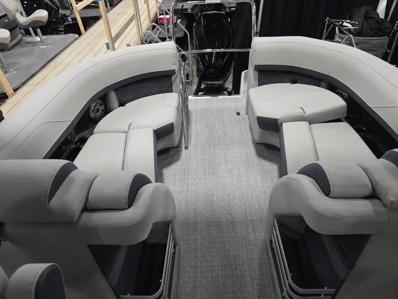 Slide: The Image of Harris Grand Mariner 230 2026 - 22