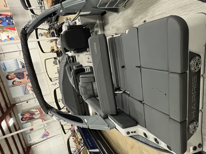 Slide: The Image of Harris 230 Grand Mariner 2026 - 11