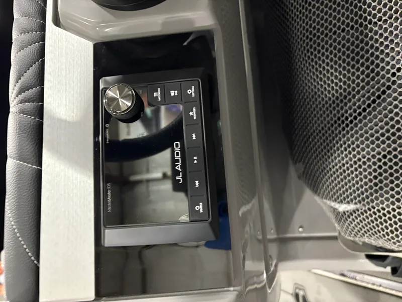 Slide: The Image of Harris 230 Grand Mariner 2026 - 15