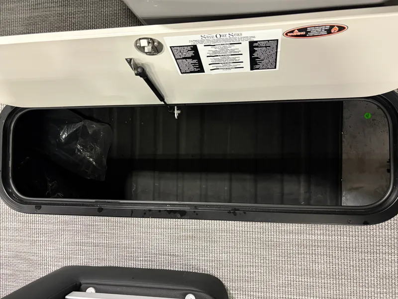 Slide: The Image of Harris 230 Grand Mariner 2026 - 17