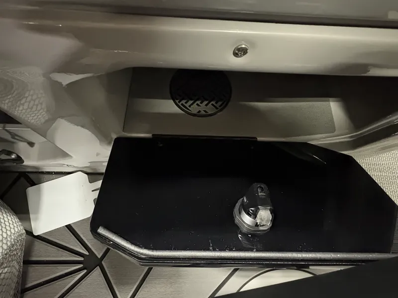 Slide: The Image of Harris 230 Grand Mariner 2026 - 21