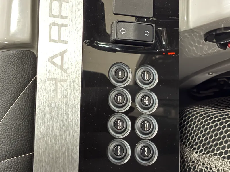 Slide: The Image of Harris 230 Grand Mariner 2026 - 6