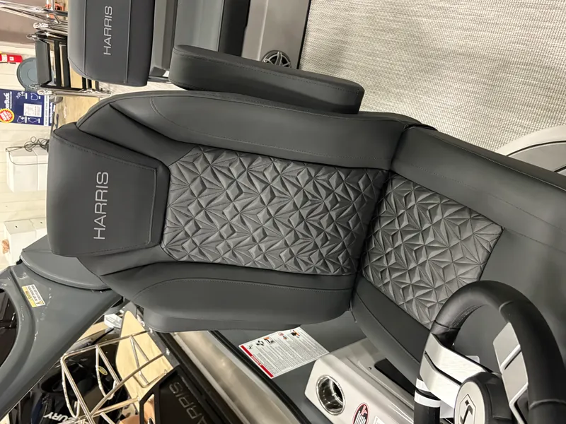 Slide: The Image of Harris 230 Grand Mariner 2026 - 8