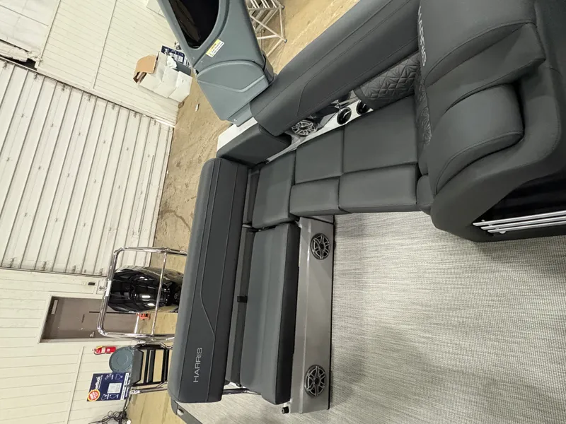 Slide: The Image of Harris 230 Grand Mariner 2026 - 9