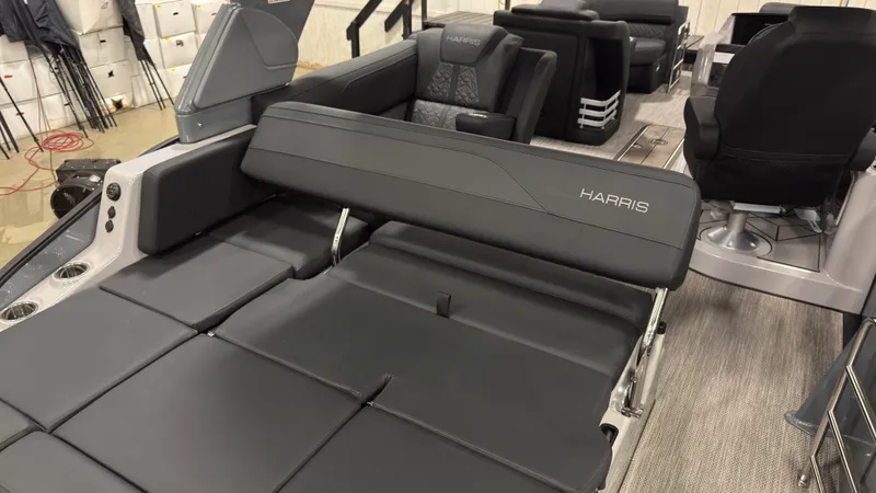 Slide: The Image of Harris 230 Grand Mariner 2026 - 30