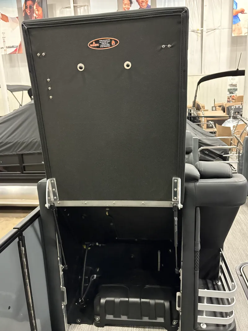 Slide: The Image of Harris Grand Mariner 230 2026 - 18
