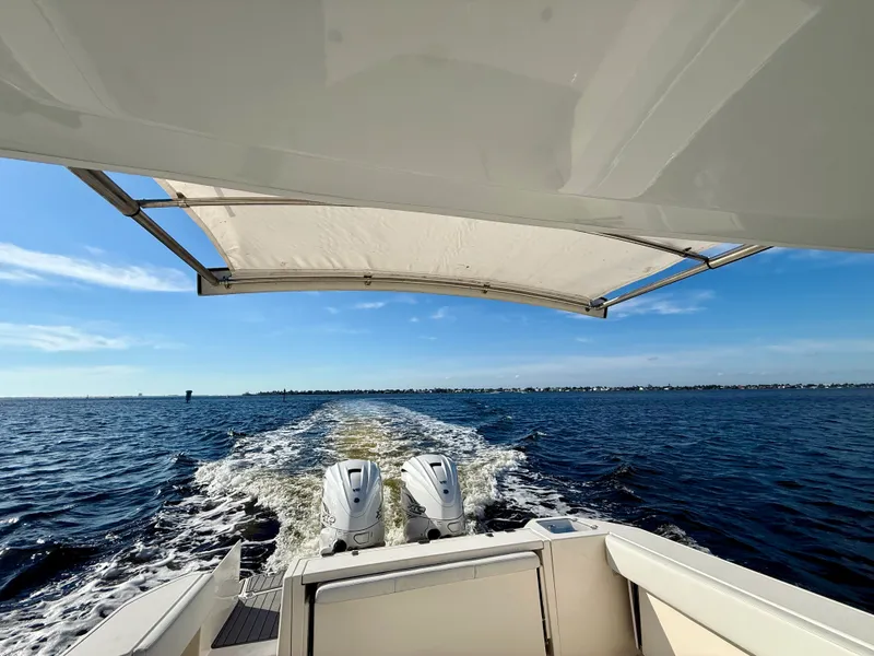 Slide: The Image of Cobia 330 DUAL CONSOLE 2022 - 31