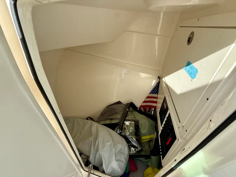 Slide: The Image of Cobia 330 DUAL CONSOLE 2022 - 39