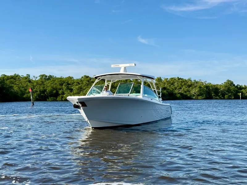 Slide: The Image of Cobia 330 DUAL CONSOLE 2022 - 4