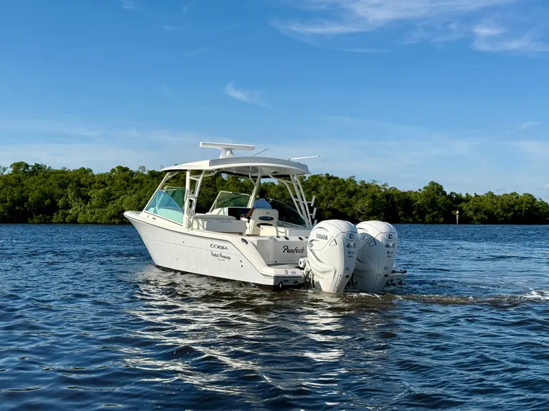 Slide: The Image of Cobia 330 DUAL CONSOLE 2022 - 9