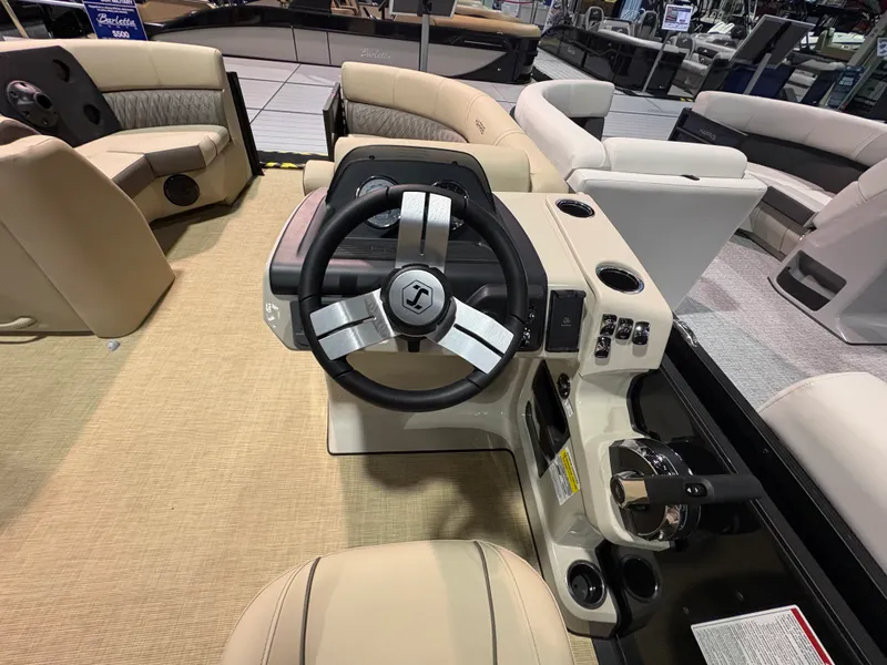 Slide: The Image of Harris Cruiser 210 2026 - 7