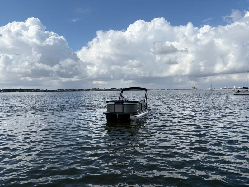 Slide: The Image of Harris Cruiser 210 2026 - 2